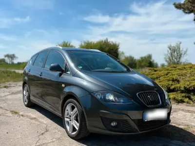 Usado Seat Altea XL 125 CV (91 kW) 2010 Gris Monovolumen