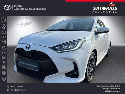 Gebraucht Toyota Yaris Hybrid Comfort 116 PS (85 kW) 2022 Schneeweiß Limousine