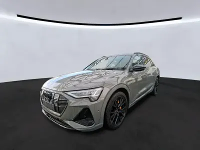 Używany Audi e-tron S-Line 300 kW (408 KM) 2022 Szary SUV