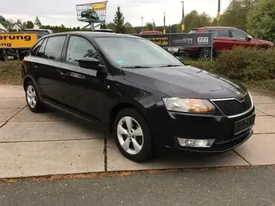 Używany Skoda Rapid Ambition 105 KM (77 kW) 2014 Czarny Hatchback
