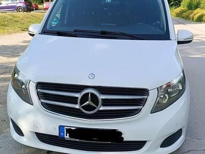 Mercedes V220