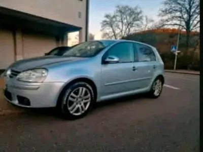 Gebraucht VW Golf V 105 PS (77 kW) 2007 Silber Limousine