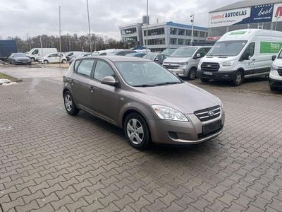 Gebraucht Kia Ceed 109 PS (80 kW) 2009 Braun Kleinwagen
