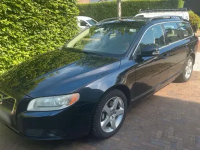Gebraucht Volvo V70 185 PS (136 kW) 2009 Blau Kombi