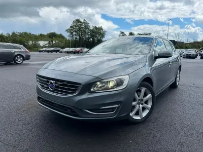 Gebraucht Volvo V60 Summum 190 PS (139 kW) 2015 Grau Kombi