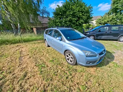 Gebraucht Ford Focus 116 PS (85 kW) 2005 Blau Kombi