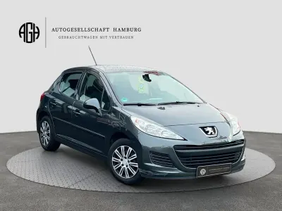 Gebraucht Peugeot 207 Tendance 92 PS (67 kW) 2011 Grau Limousine