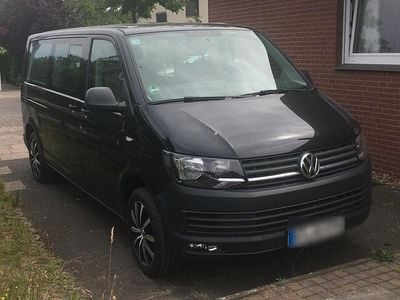 Usata VW Caravelle Trendline 102 CV (75 kW) 2016 Nero Furgone