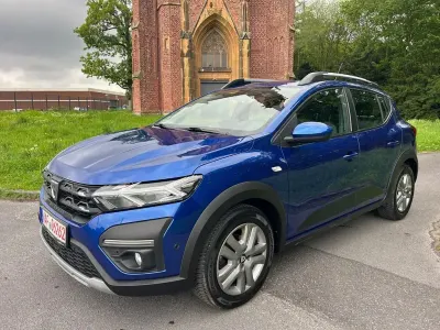 Używany Dacia Sandero Comfort 101 KM (74 kW) 2021 Niebieski SUV