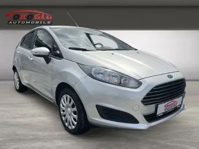 Gebraucht Ford Fiesta 82 PS (60 kW) 2015 Silber Kleinwagen