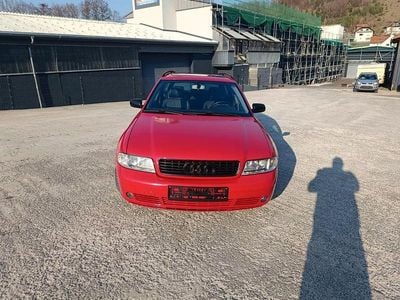 Gebraucht Audi A4 Ambiente 150 PS (110 kW) 1999 Rot Kombi