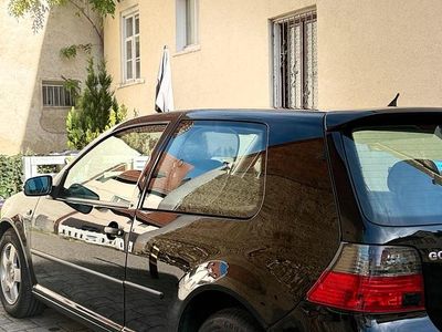 Schwarz Gebraucht 1999 VW Golf IV Kleinwagen | 2.300 € (Etwas zu teuer)