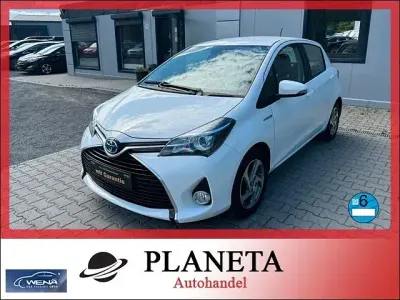 Gebraucht Toyota Yaris Comfort 75 PS (55 kW) 2015 Weiß Kleinwagen