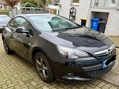 Gebraucht Opel Astra GTC Edition 140 PS (102 kW) 2012 Schwarz Limousine
