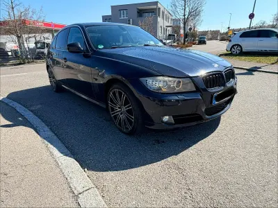 Gebraucht BMW 330 245 PS (180 kW) 2010 Blau Limousine