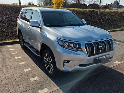 Gebraucht Toyota Land Cruiser Executive 204 PS (150 kW) 2022 Silber SUV