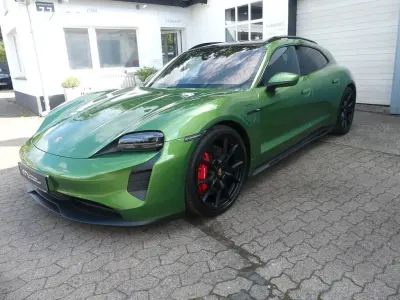 Gebraucht Porsche Taycan GTS Sport Turismo Sport Turismo 439 kW (598 PS) 2023 Grün Kombi