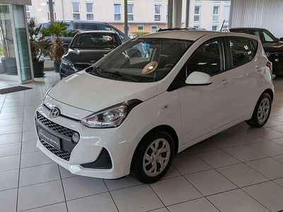 Gebraucht Hyundai i10 Trend 87 PS (63 kW) 2020 Weiß Kleinwagen