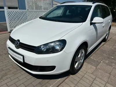 Gebraucht VW Golf VI Comfortline 105 PS (77 kW) 2011 Weiß Kleinwagen