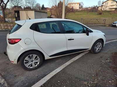 Weiß Gebraucht 2019 Renault Clio IV Life Limousine | 8.880 € (Guter Preis)