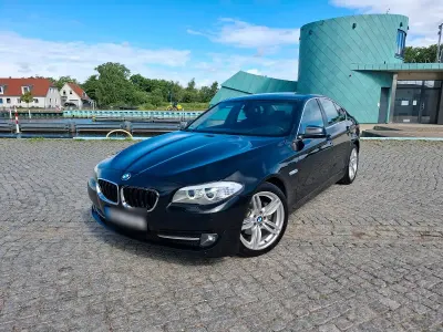 Gebraucht BMW 520 Basis 184 PS (135 kW) 2012 Schwarz Limousine