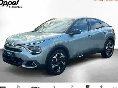 Używany Citroën C4 Shine 131 KM (96 kW) 2023 Niebieski Sedan/Limuzyna