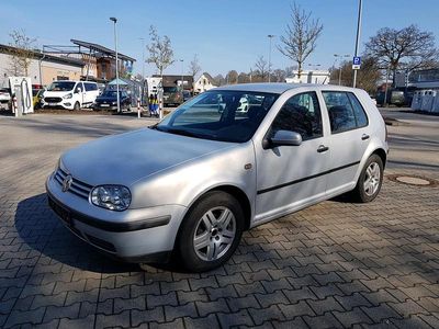 Gebraucht VW Golf IV 100 PS (73 kW) 1998 Silber Kleinwagen