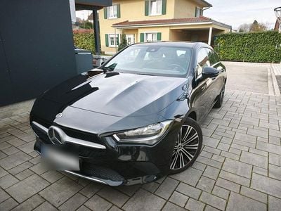 Gebraucht Mercedes CLA200 Shooting Brake 150 PS (110 kW) 2020 Schwarz Kombi