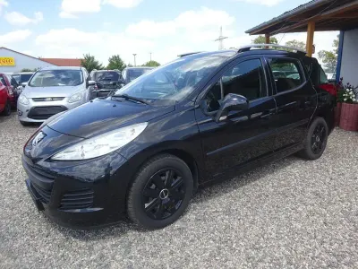Gebraucht Peugeot 207 Tendance 95 PS (69 kW) 2011 Noir obsidien Kombi
