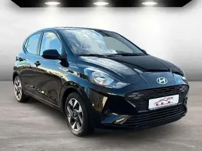 Gebraucht Hyundai i10 79 PS (58 kW) 2024 Schwarz Kleinwagen