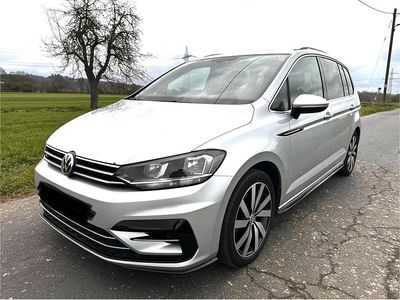 Usata VW Touran R-line 116 CV (85 kW) 2018 Argento Monovolume