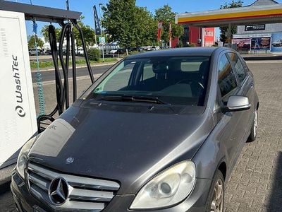 Mercedes B180