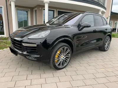 Gebraucht Porsche Cayenne Turbo S 570 PS (419 kW) 2016 Schwarz SUV
