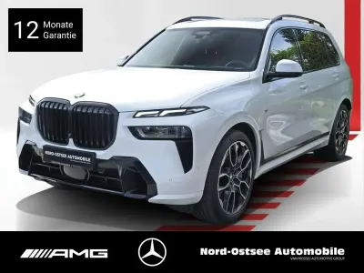 Gebraucht BMW X7 M Sport 340 PS (250 kW) 2023 Mineralweiss metallic SUV