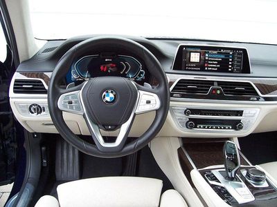 BMW 745e
