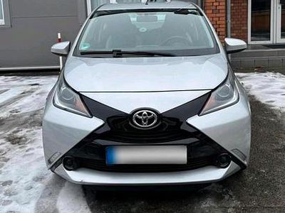 Usata Toyota Aygo 69 CV (50 kW) 2015 Bianco Utilitaria
