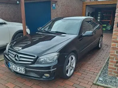 Käytetty Mercedes CLC180 143 HP (105 kW) 2008 Musta Viistoperä
