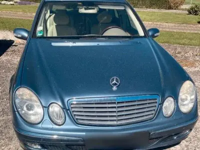 Usata Mercedes E220 150 CV (110 kW) 2004 Blu Station wagon