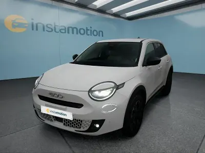 Neu Fiat 600 110 PS (80 kW) 2026 Weiß SUV