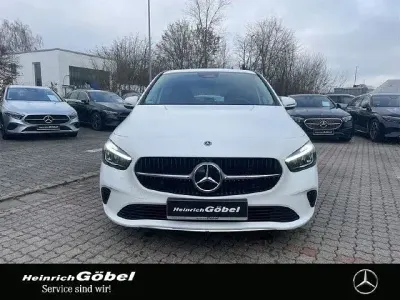 Gebraucht Mercedes B200 Progressive 163 PS (119 kW) 2024 Unilack polarweiß Kleinwagen