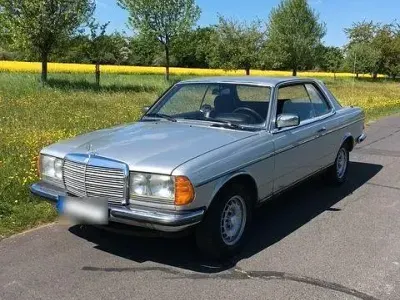 Gebraucht Mercedes 230 136 PS (100 kW) 1983 Silber Coupé