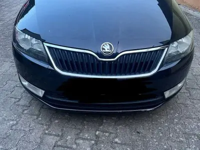 Gebraucht Skoda Rapid 90 PS (66 kW) 2016 Schwarz Kleinwagen