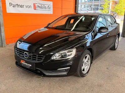 Gebraucht Volvo V60 Business Edition 136 PS (100 kW) 2015 Schwarz Kombi