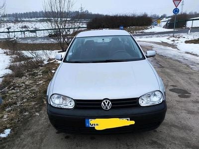 Grau Gebraucht 2001 VW Golf IV Kleinwagen | 1.550 € (Guter Preis)