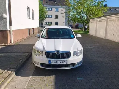 Brugt Skoda Superb Comfort 170 HK (125 kW) 2011 Hvid Stationcar