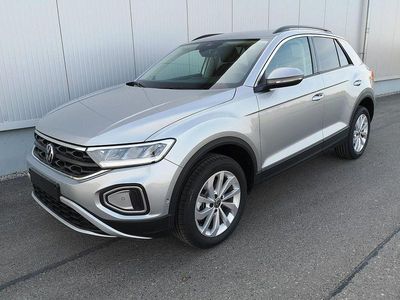 Neu VW T-Roc Life 150 PS (110 kW) 2026 Pyritsilber metallic SUV