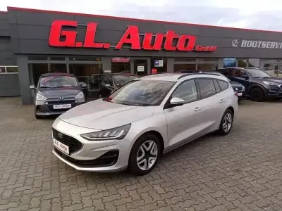 Używany Ford Focus 125 KM (91 kW) 2022 Srebrny Sedan/Limuzyna
