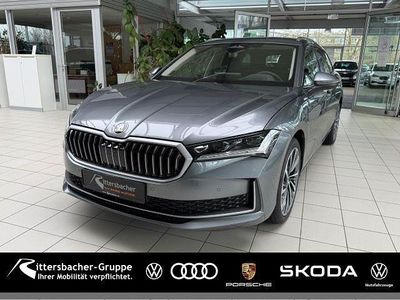 Neu Skoda Superb LAURIN & KLEMENT 204 PS (150 kW) 2026 Grau Kombi