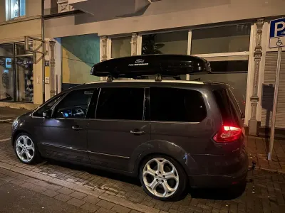 Usata Ford Galaxy 140 CV (102 kW) 2013 Grigio Monovolume