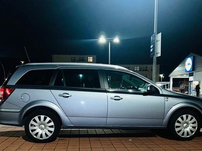 Usata Opel Astra 116 CV (85 kW) 2010 Blu Station wagon